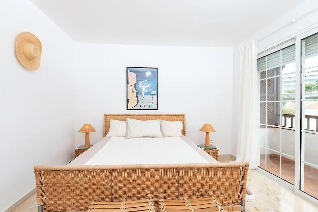Апартаменты Seaview In La Caleta Адехе
